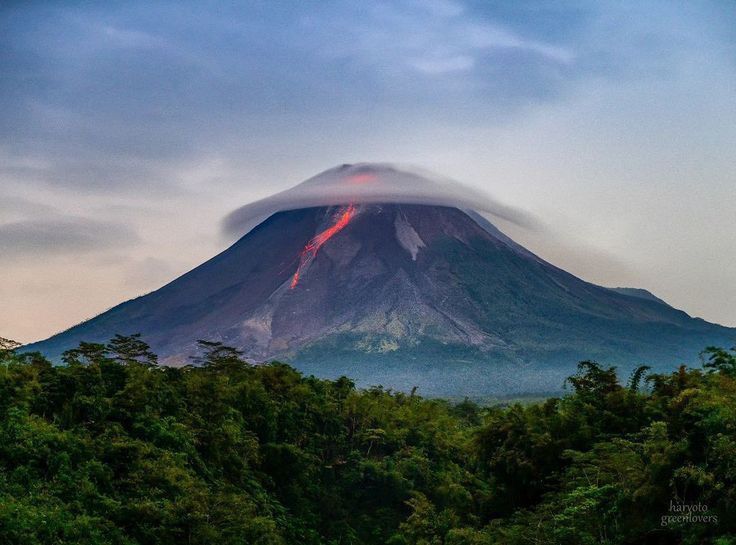 Mt merapi